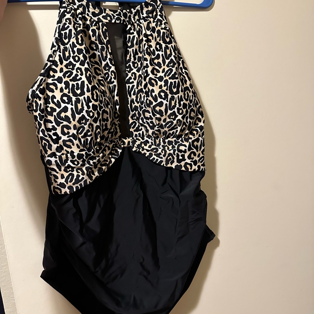 One piece bathing suit/ tummy control/ XL (16/18)
